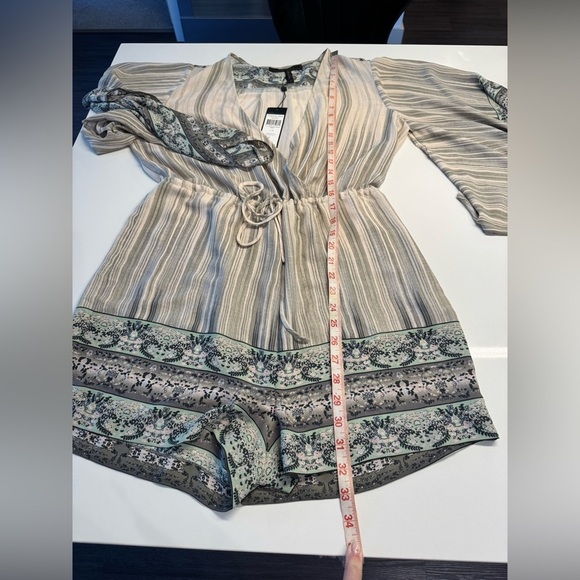 BCBG Blakely Romper Dusty Sage Mulitcolor Size Small New NWT - Picture 9 of 11